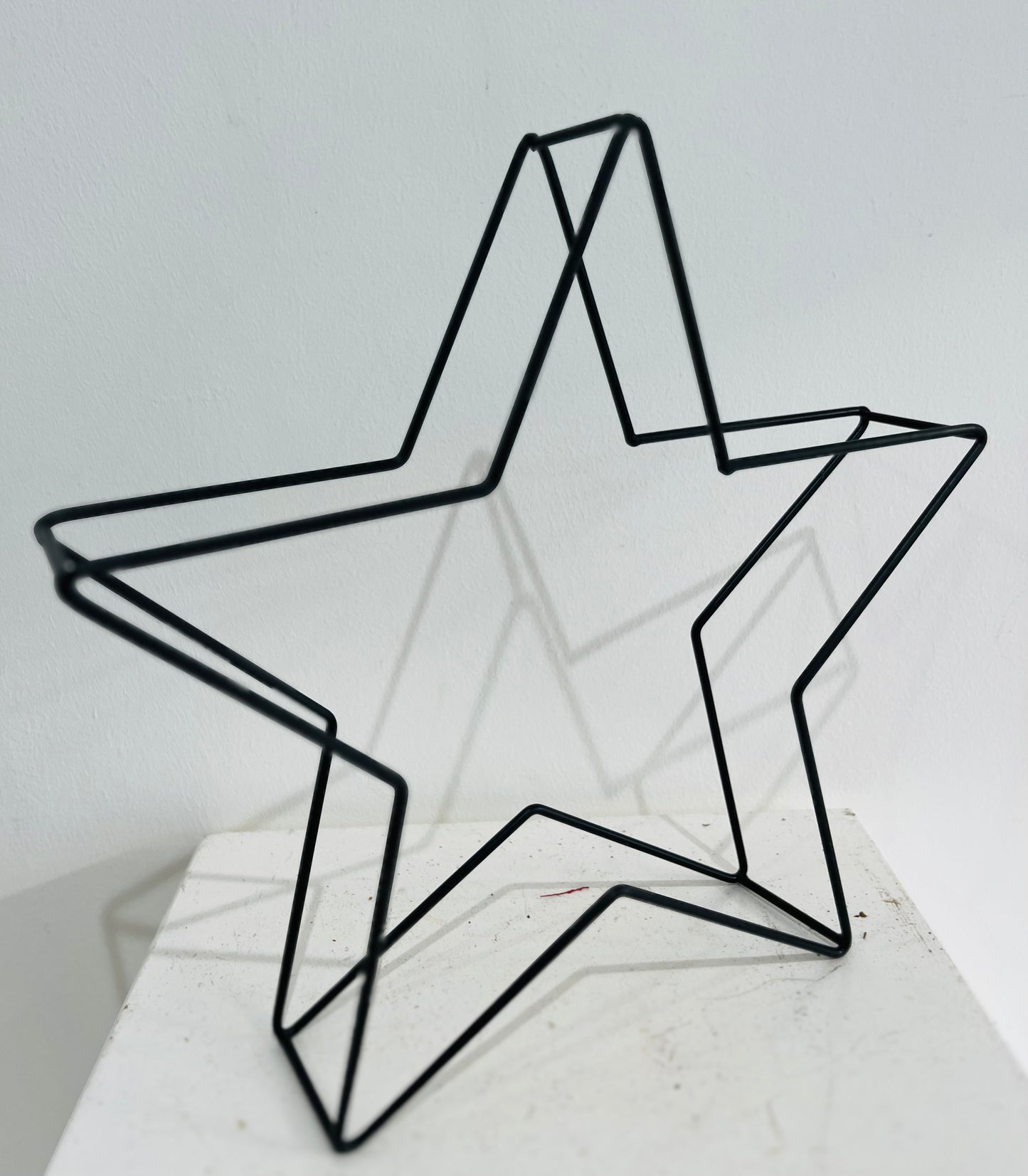 Nordic Christmas Shooting Star Arrangement